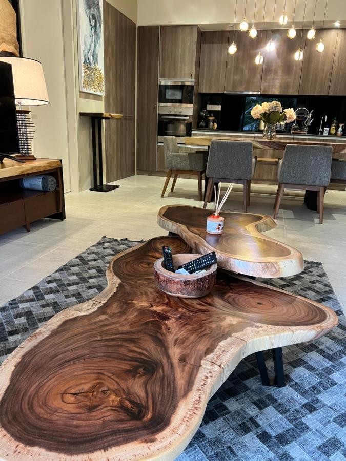 By The Sea Beachfront Designer Suites Penang - Managed By Art Of Tree Бату-Феррінгі Екстер'єр фото