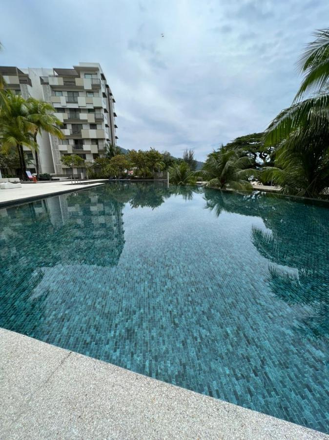By The Sea Beachfront Designer Suites Penang - Managed By Art Of Tree Бату-Феррінгі Екстер'єр фото